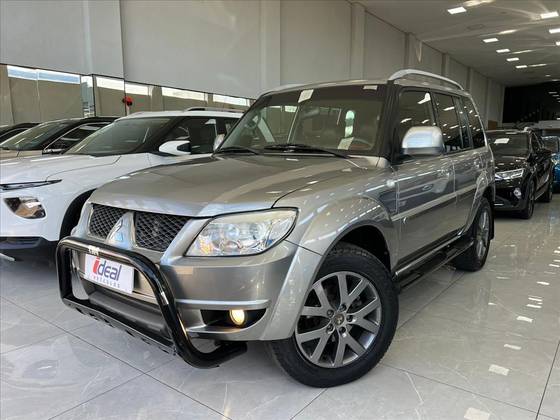 MITSUBISHI PAJERO TR4 2.0 4X2 16V 140CV FLEX 4P AUTOMÁTICO MITSUBISHI PAJERO TR4 2.0 4X2 16V 140CV FLEX 4P AUTOMÁTICO